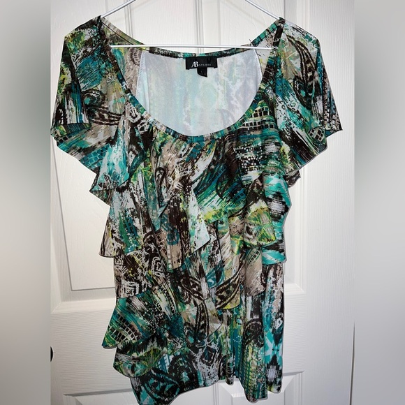 🪶Abstract Feather Print Ruffle Blouse - Picture 2 of 8